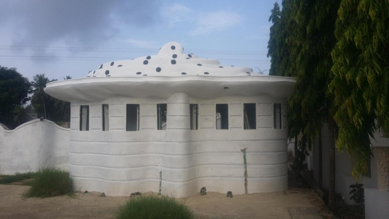 Peacock Park Hotel Ukunda Exterior photo